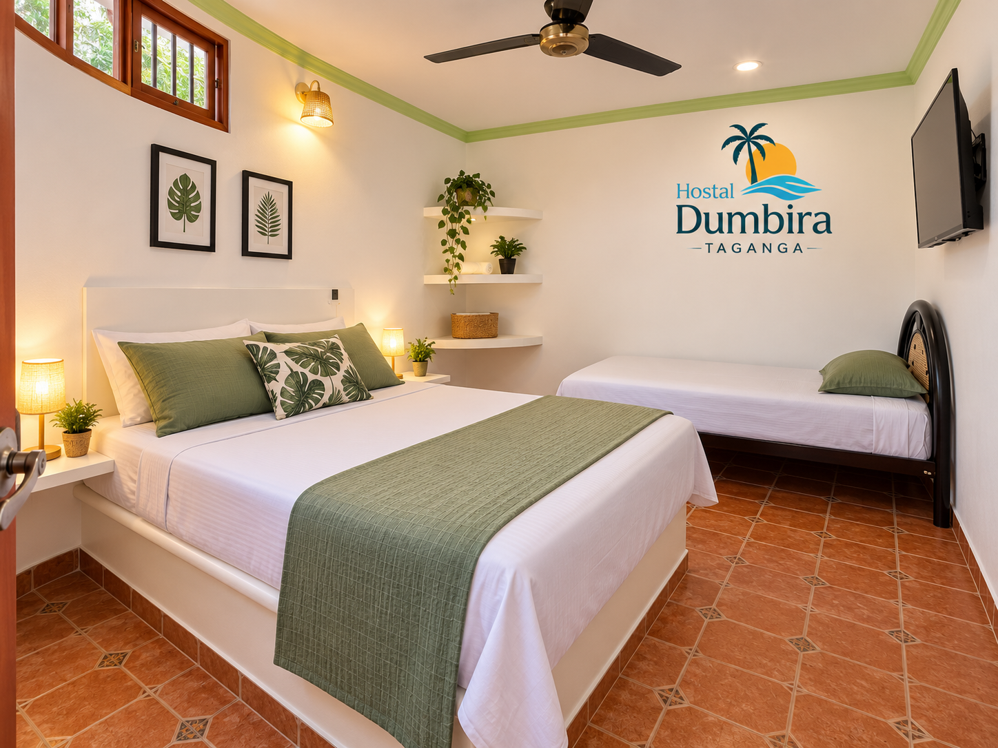 Habitación triple del Hostal Dumbira